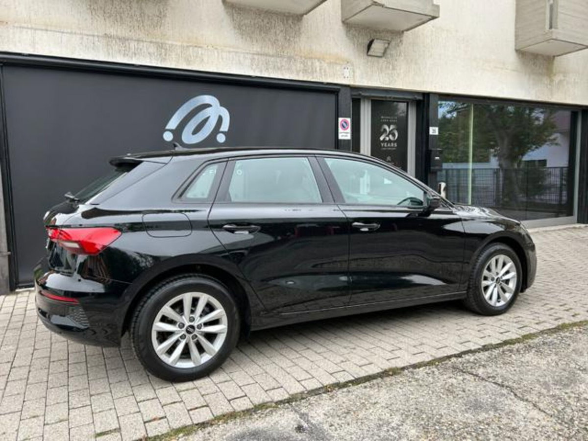 Audi A3 Sportback 30 g-tron S tronic Business (2)