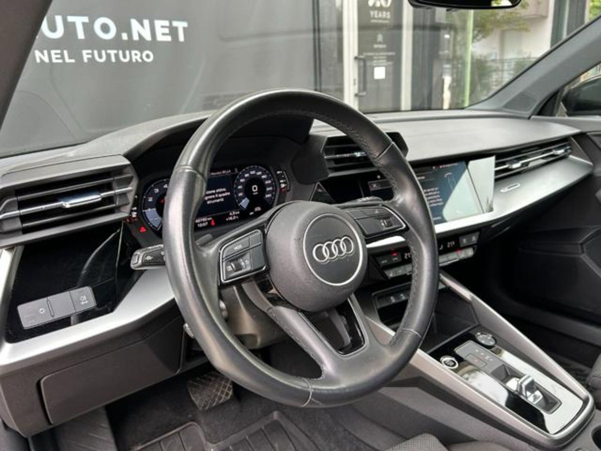 Audi A3 Sportback 30 g-tron S tronic Business (4)
