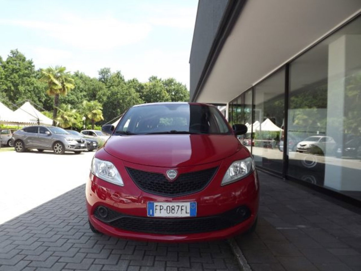 Lancia Ypsilon 1.2 69 CV 5 porte Elefantino Blu