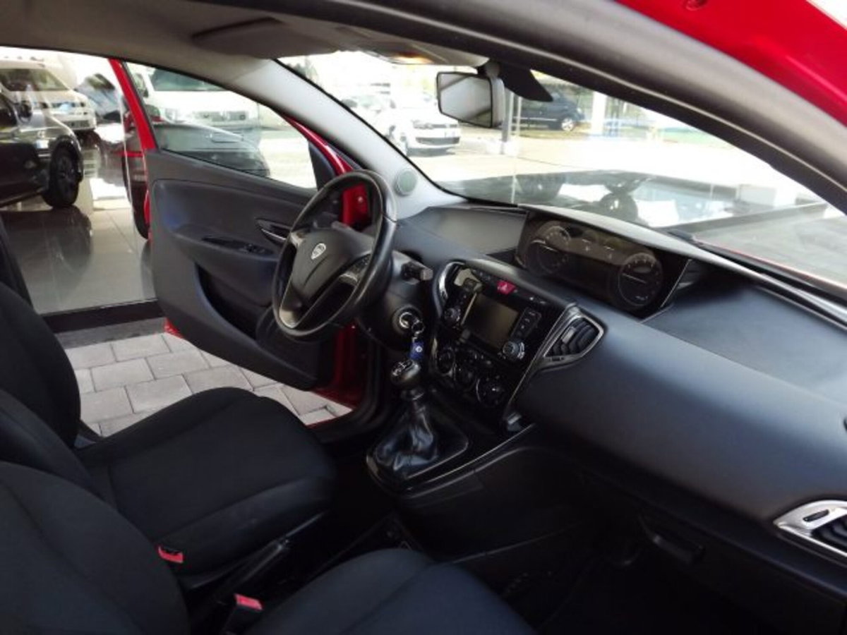 Lancia Ypsilon 1.2 69 CV 5 porte Elefantino Blu (13)