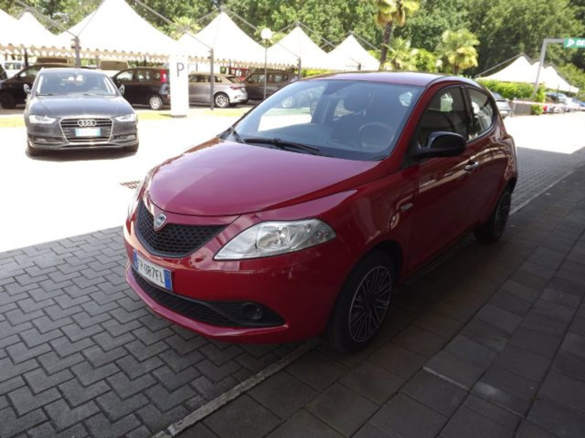 Lancia Ypsilon 1.2 69 CV 5 porte Elefantino Blu (3)
