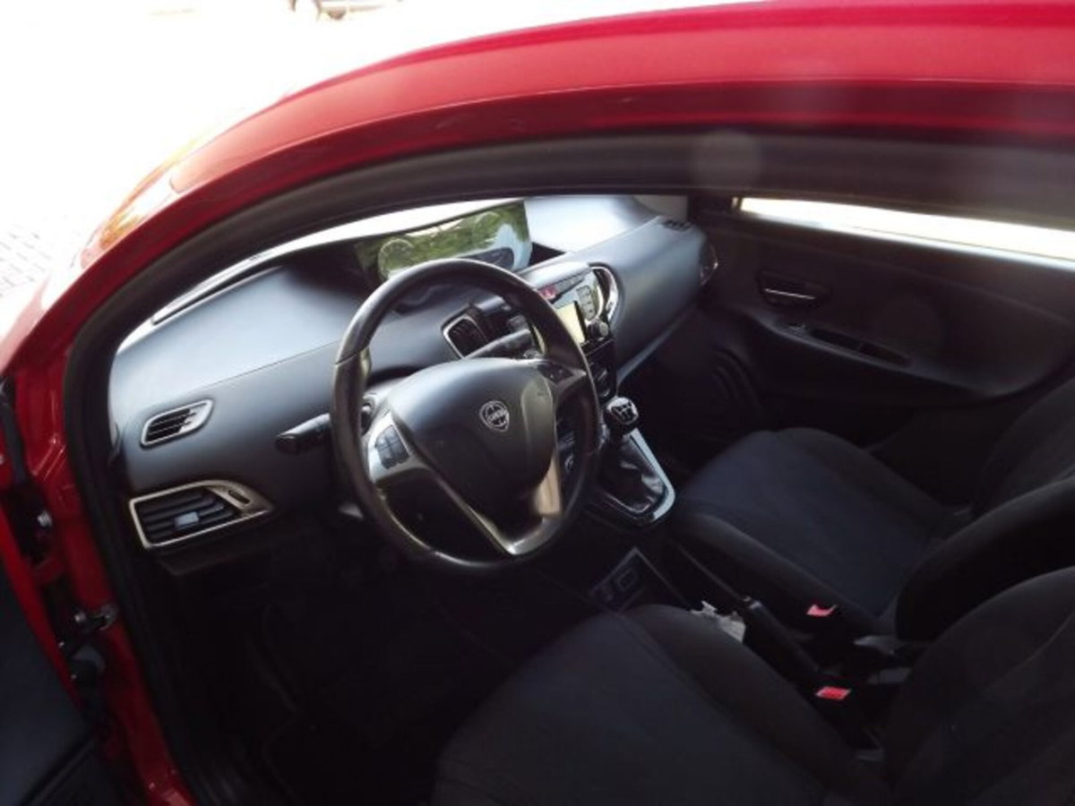 Lancia Ypsilon 1.2 69 CV 5 porte Elefantino Blu (7)