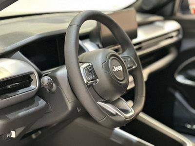 Jeep Avenger 1.2 turbo e-hybrid mhev Summit fwd 110cv edct6 (7)