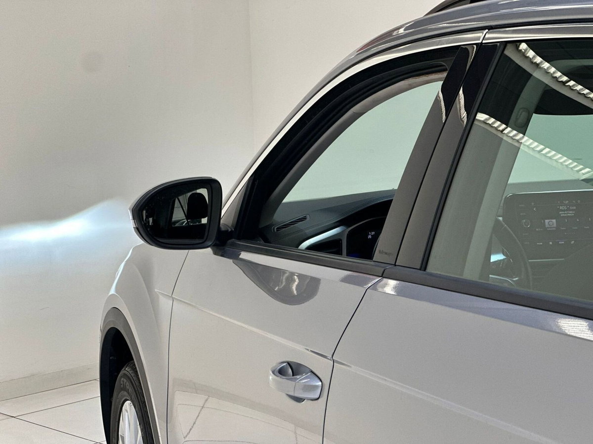 Volkswagen T-Roc 1.5 tsi Life dsg (18)