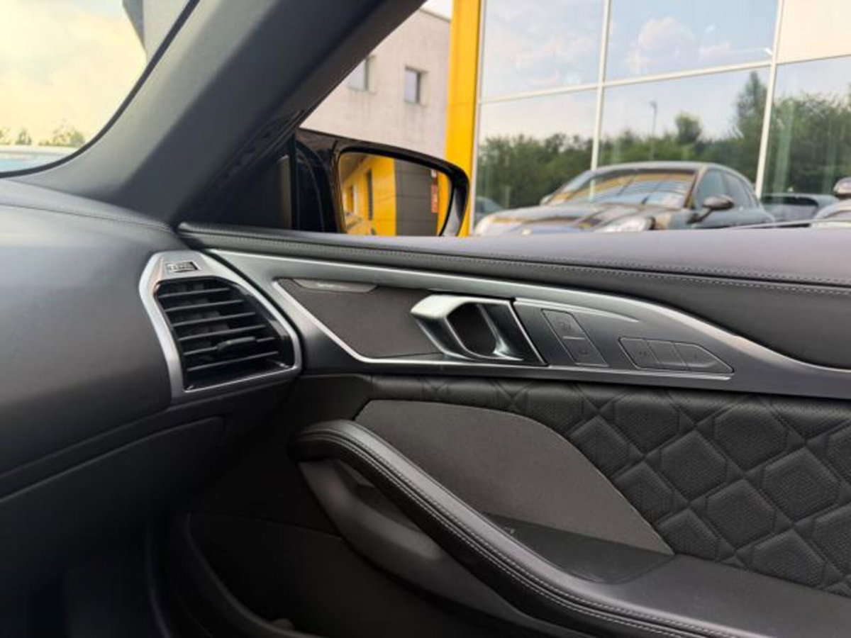 BMW Serie 8 Cabrio M8  Competition (14)