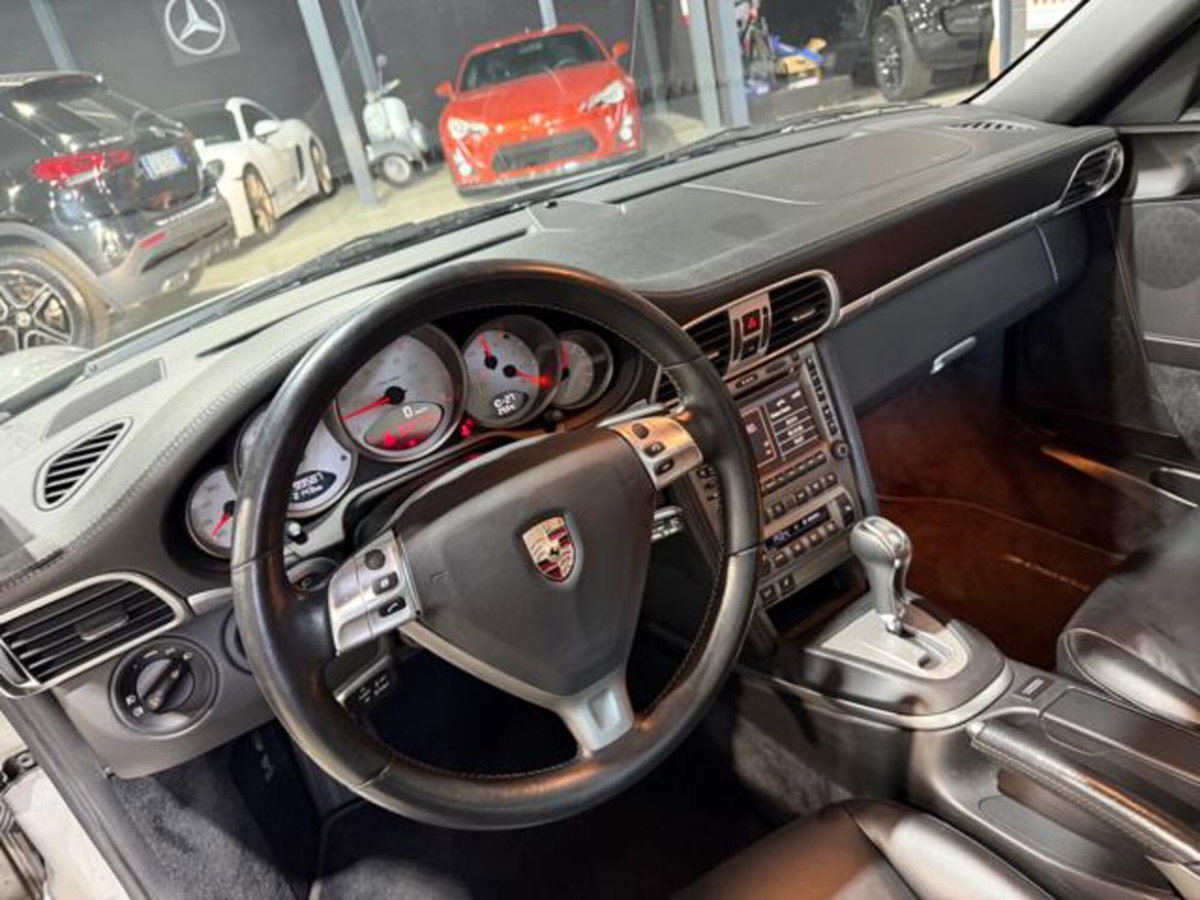 Porsche 911 Coupé Carrera 4S (12)