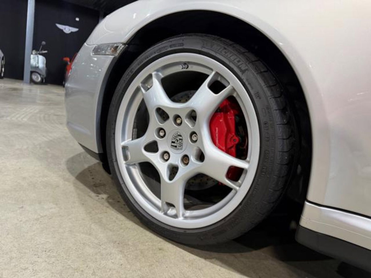 Porsche 911 Coupé Carrera 4S (8)