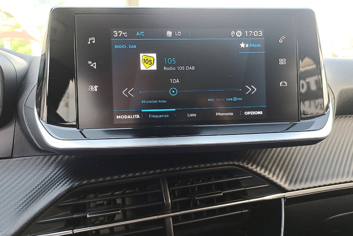 Peugeot 2008 1.2 turbo Allure 100cv (14)