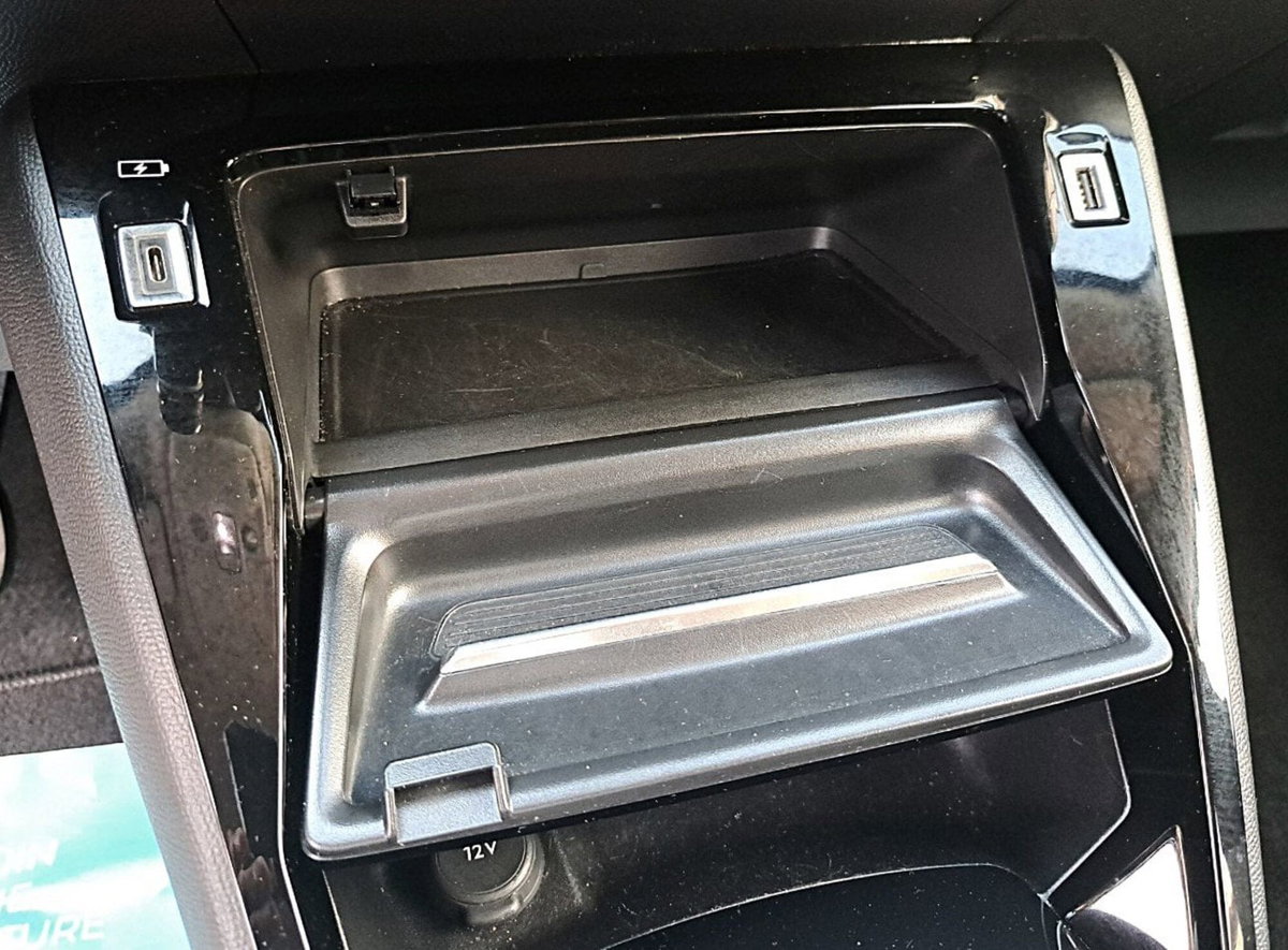 Peugeot 2008 1.2 turbo Allure 100cv (17)
