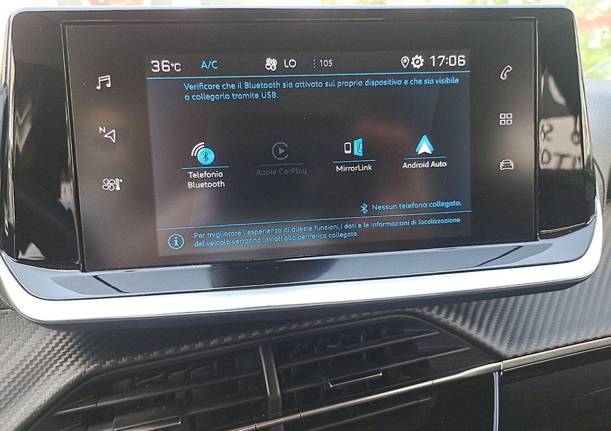 Peugeot 2008 1.2 turbo Allure 100cv (19)