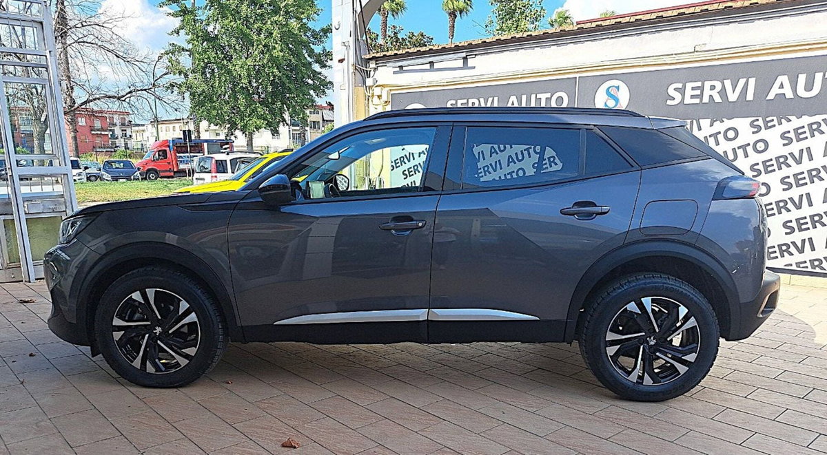 Peugeot 2008 1.2 turbo Allure 100cv (8)