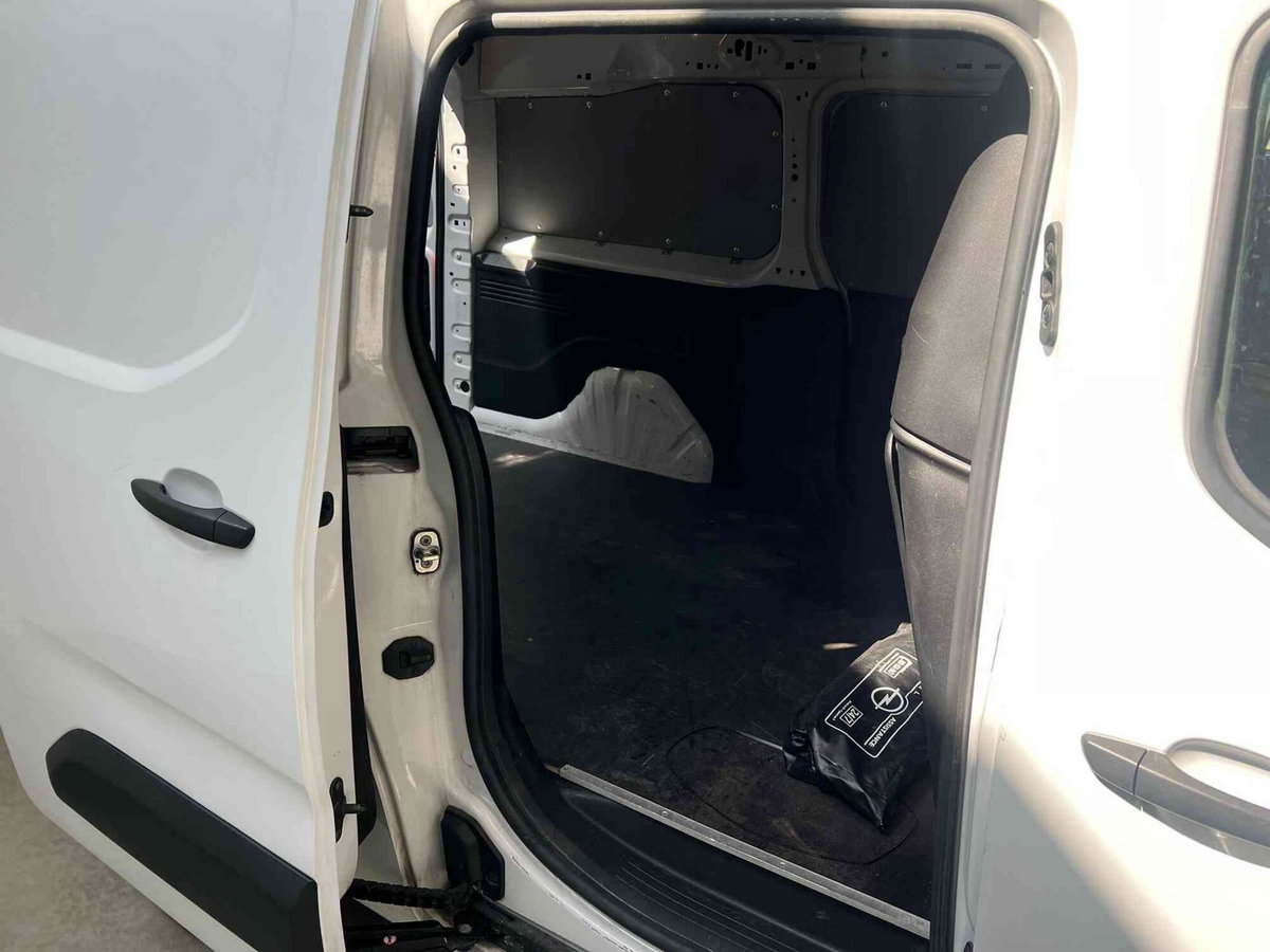 Opel Combo Furgone cargo XL d.cab mobile 1.5d 100cv S&S mt6 (9)