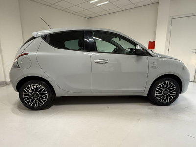 Lancia Ypsilon 1.2 69 CV 5 porte Mya (17)