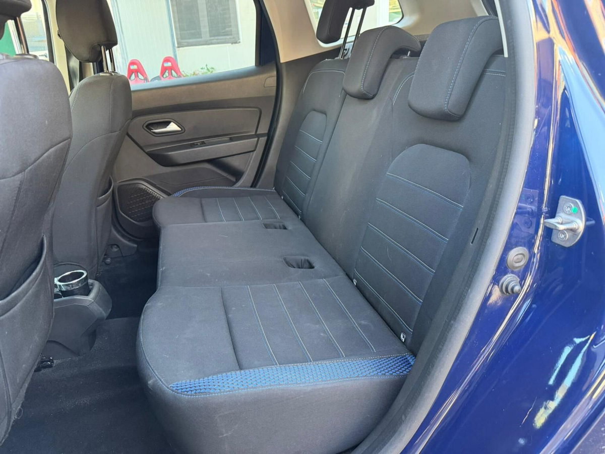 Dacia Duster 1.0 TCe 100 CV 4x2 15th Anniversary (16)