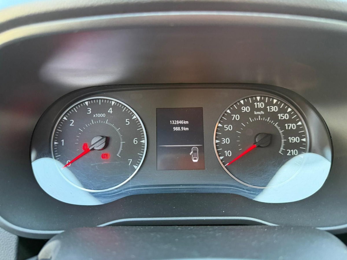 Dacia Duster 1.0 TCe 100 CV 4x2 15th Anniversary (9)