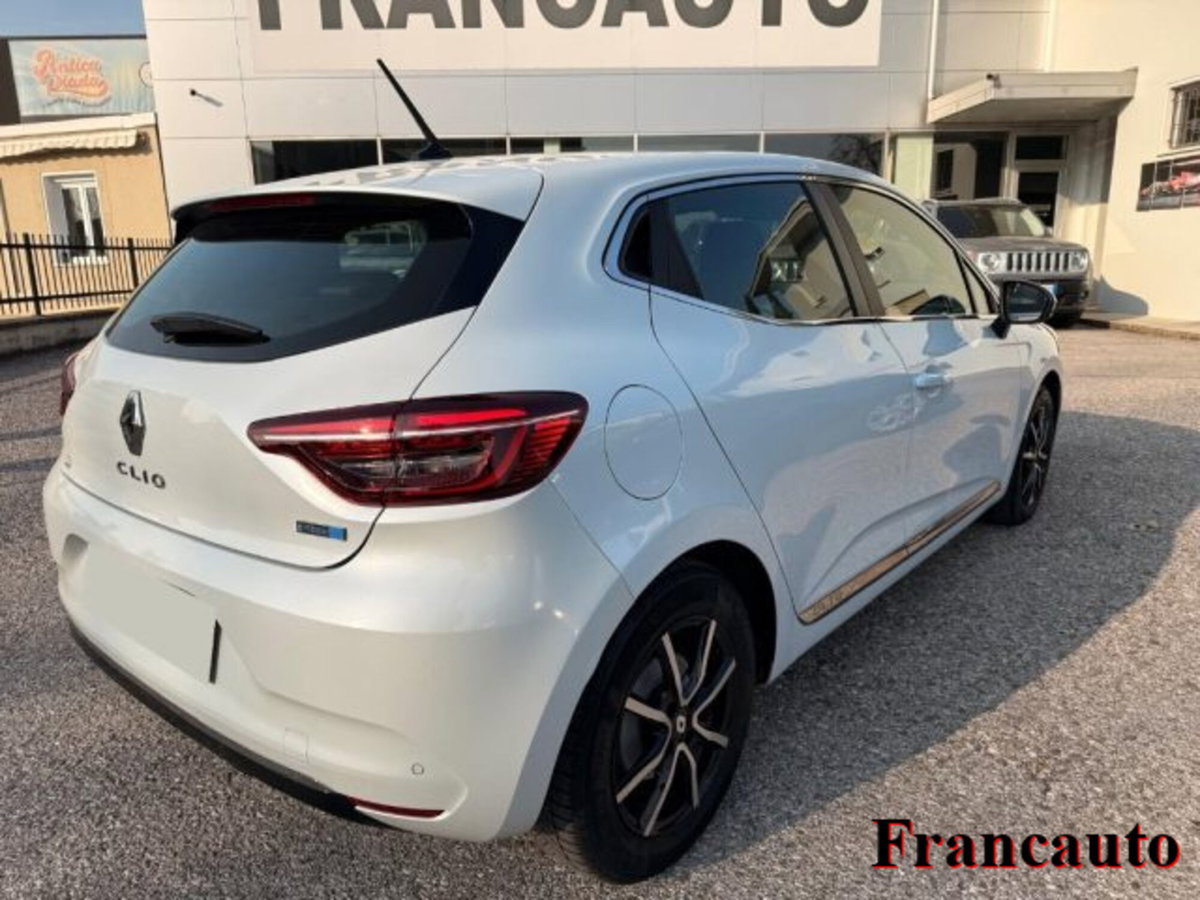 Renault Clio Full Hybrid E-Tech 140 CV 5 porte R.S. Line (3)