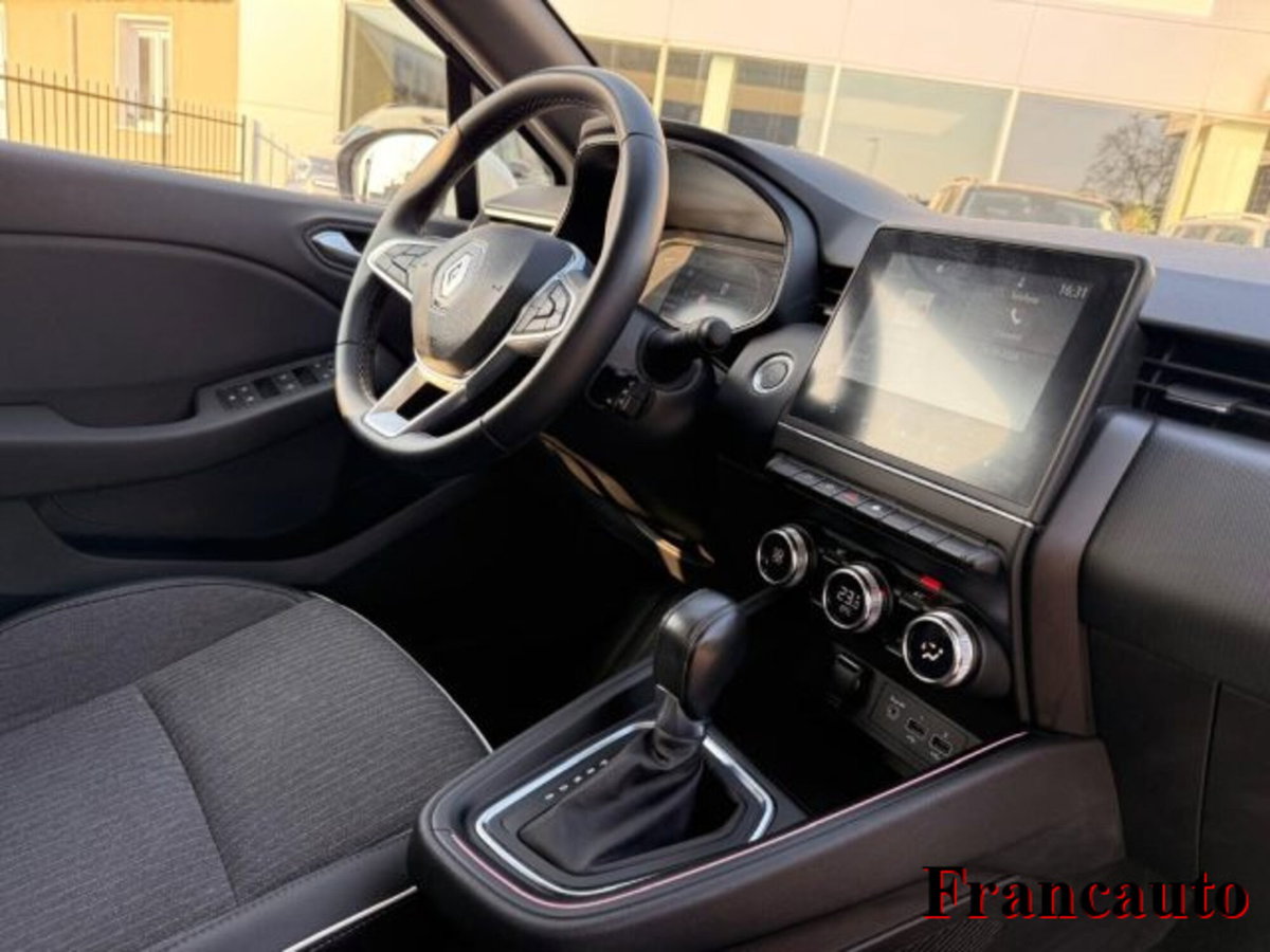 Renault Clio Full Hybrid E-Tech 140 CV 5 porte R.S. Line (6)