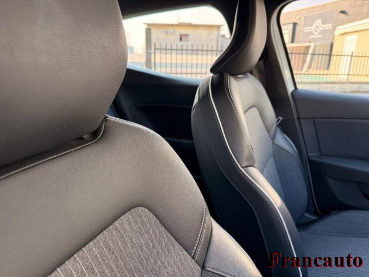 Renault Clio Full Hybrid E-Tech 140 CV 5 porte R.S. Line (7)