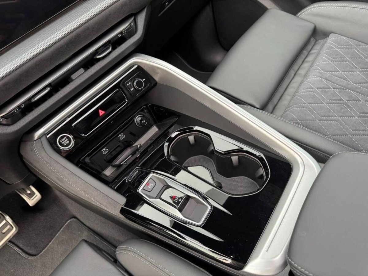 Audi Q5 Sportback 2.0 tdi mhev+ Launch Edition S line quattro 204cv s-tronic (10)
