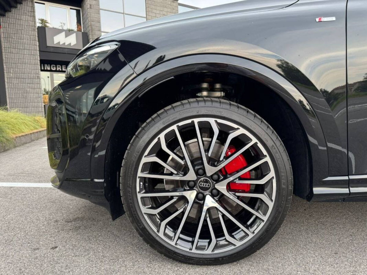 Audi Q5 Sportback 2.0 tdi mhev+ Launch Edition S line quattro 204cv s-tronic (5)