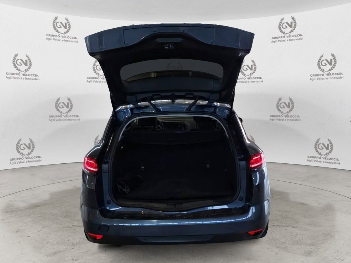 Renault Mégane Sporter Blue dCi 115 CV Business (12)