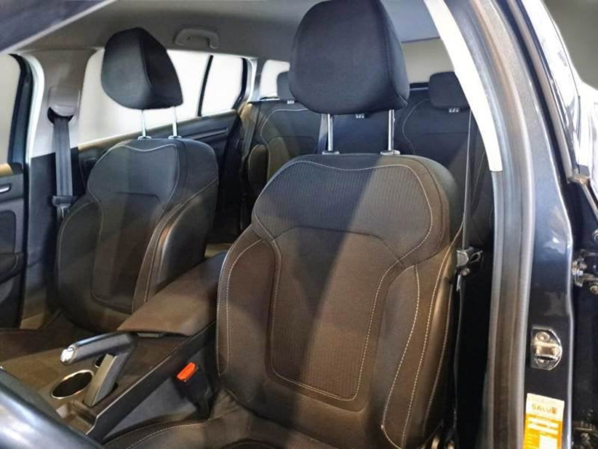 Renault Mégane Sporter Blue dCi 115 CV Business (4)