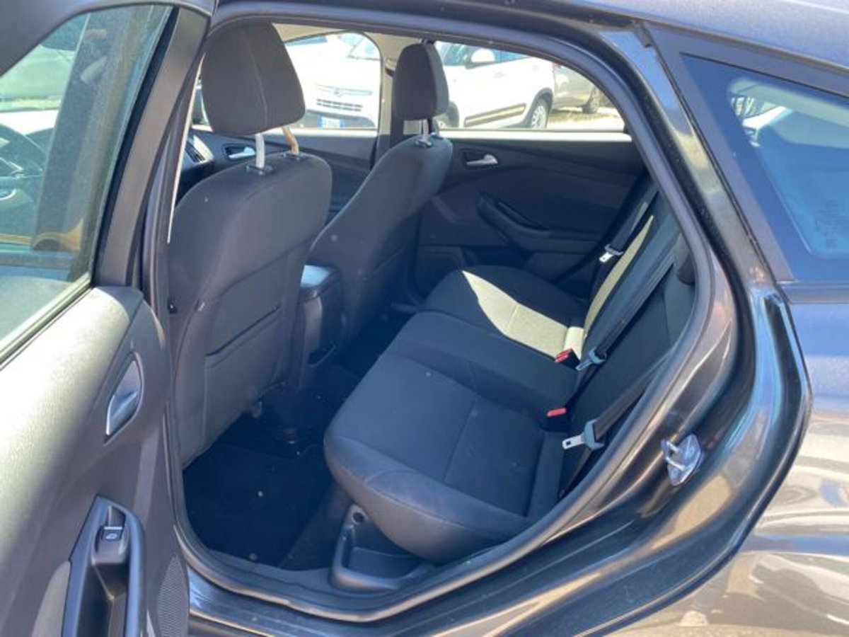 Ford Focus 1.0 EcoBoost 100 CV 5p. Business (6)