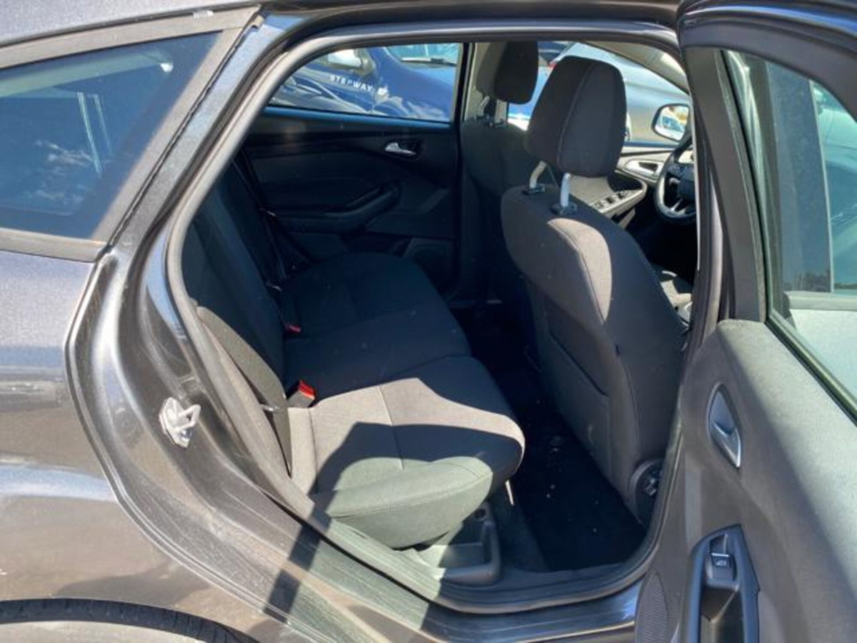 Ford Focus 1.0 EcoBoost 100 CV 5p. Business (8)
