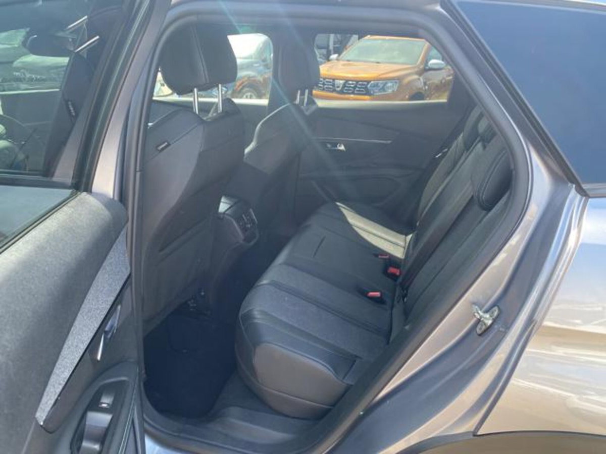 Peugeot 3008 Hybrid4 300 e-EAT8 Allure Pack (6)