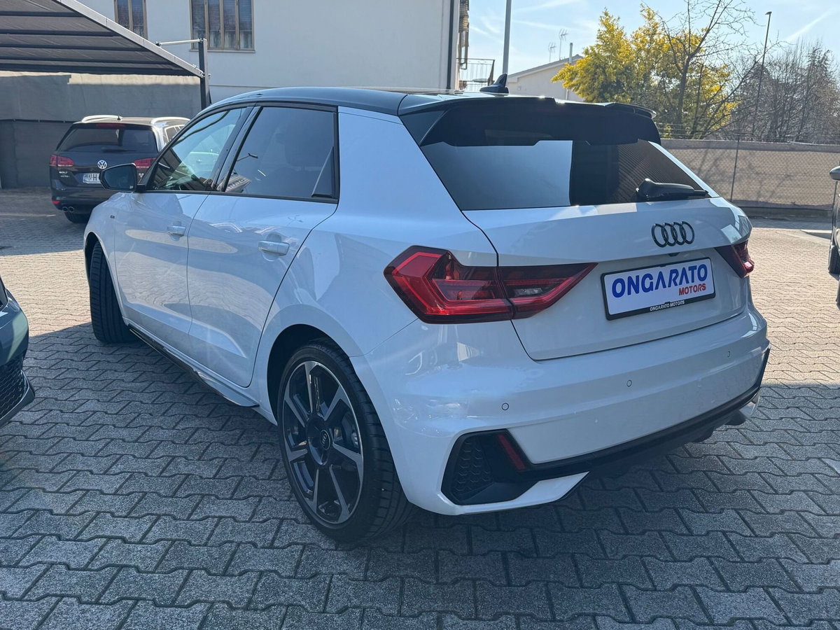 Audi A1 Sportback 30 1.0 tfsi Identity Black 116cv s-tronic (4)