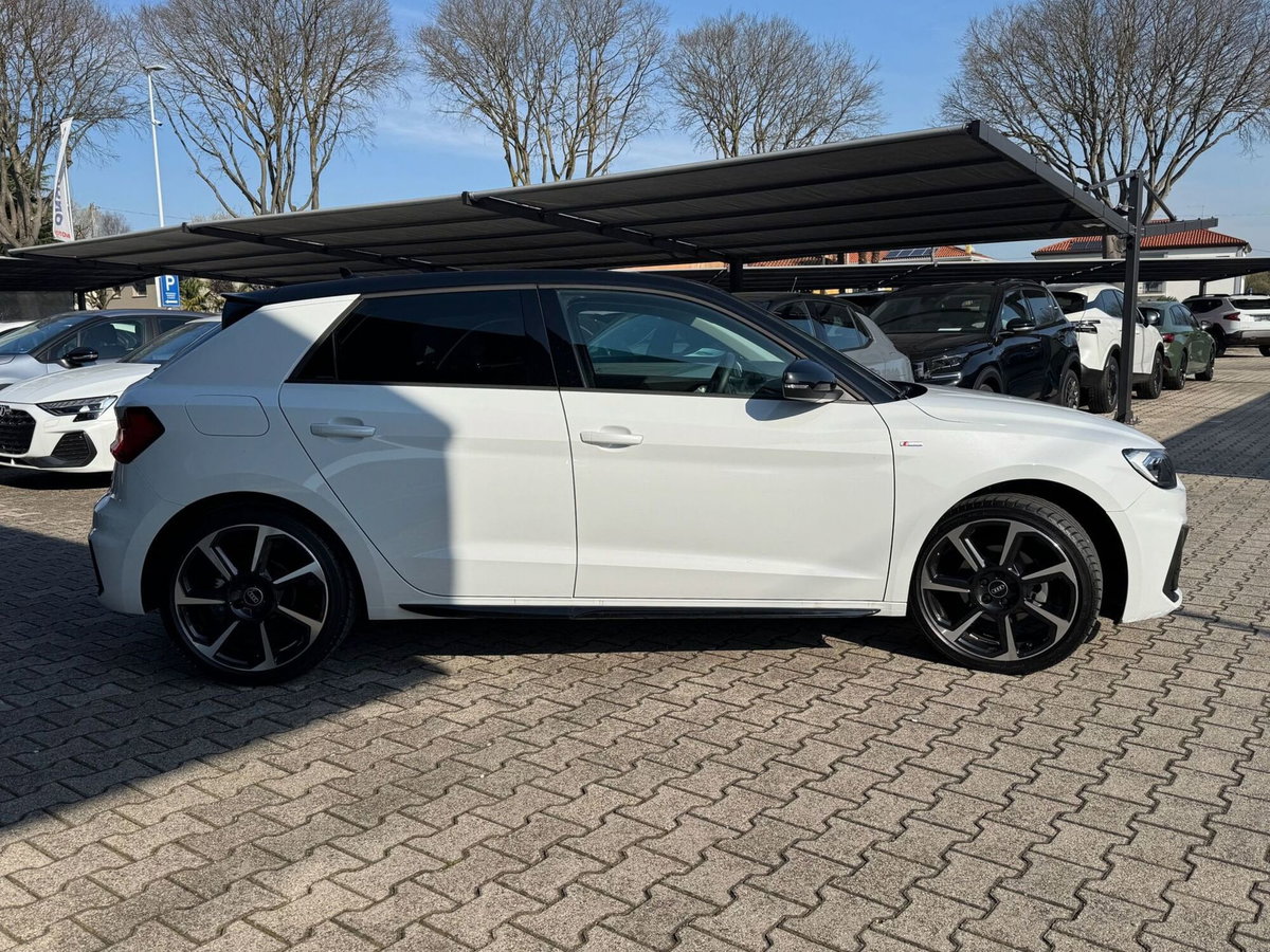 Audi A1 Sportback 30 1.0 tfsi Identity Black 116cv s-tronic (7)