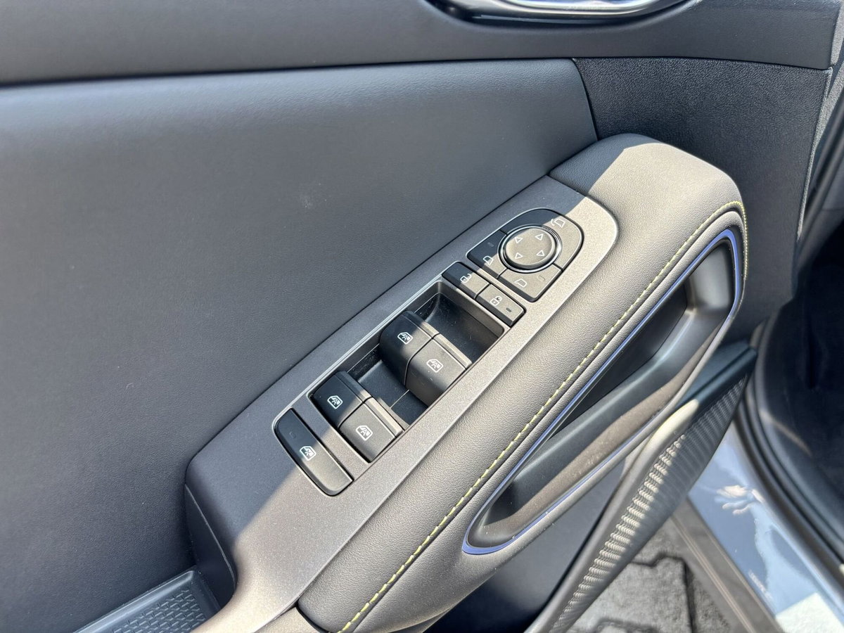 Byd Atto 2 DM-i 1.5 phev Boost 212cv (10)