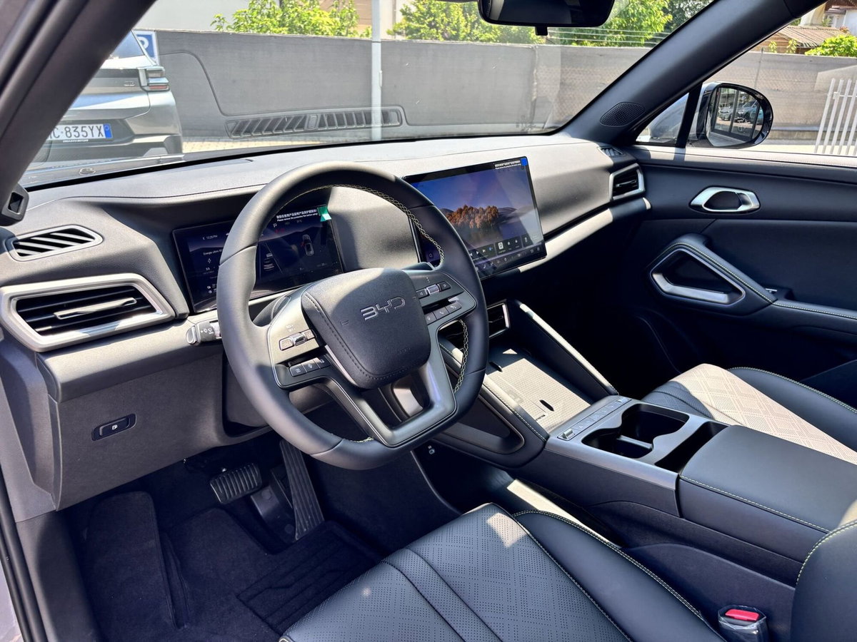 Byd Atto 2 DM-i 1.5 phev Boost 212cv (12)