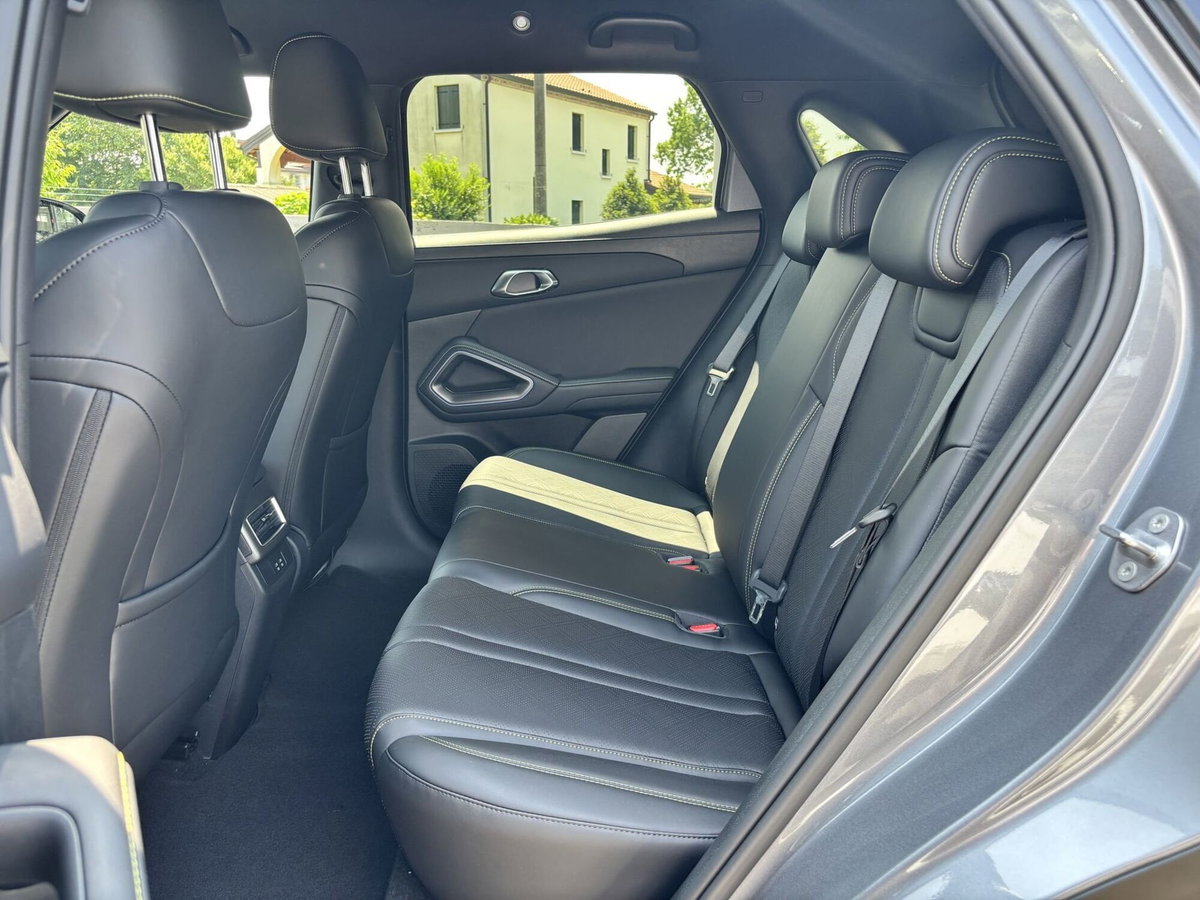 Byd Atto 2 DM-i 1.5 phev Boost 212cv (9)