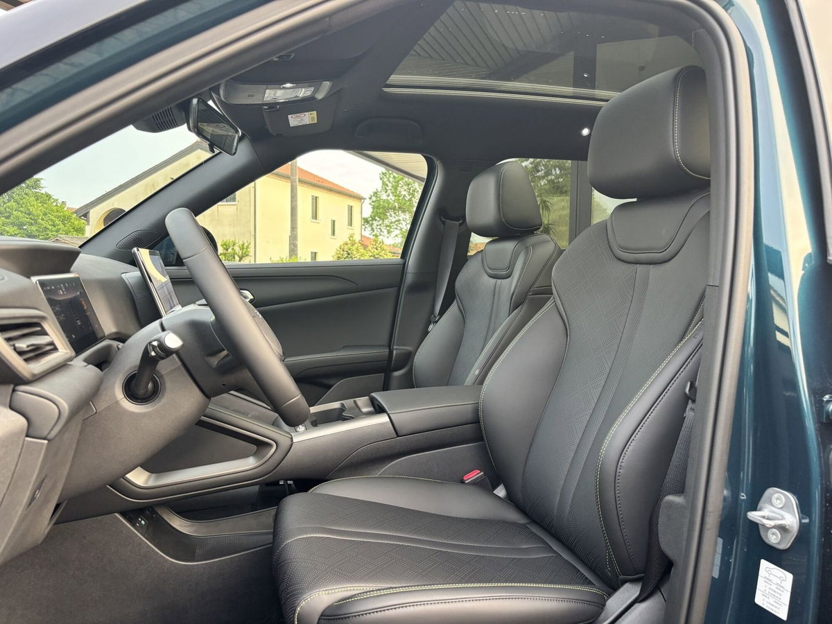 Byd Atto 2 DM-i 1.5 phev Boost 212cv (10)