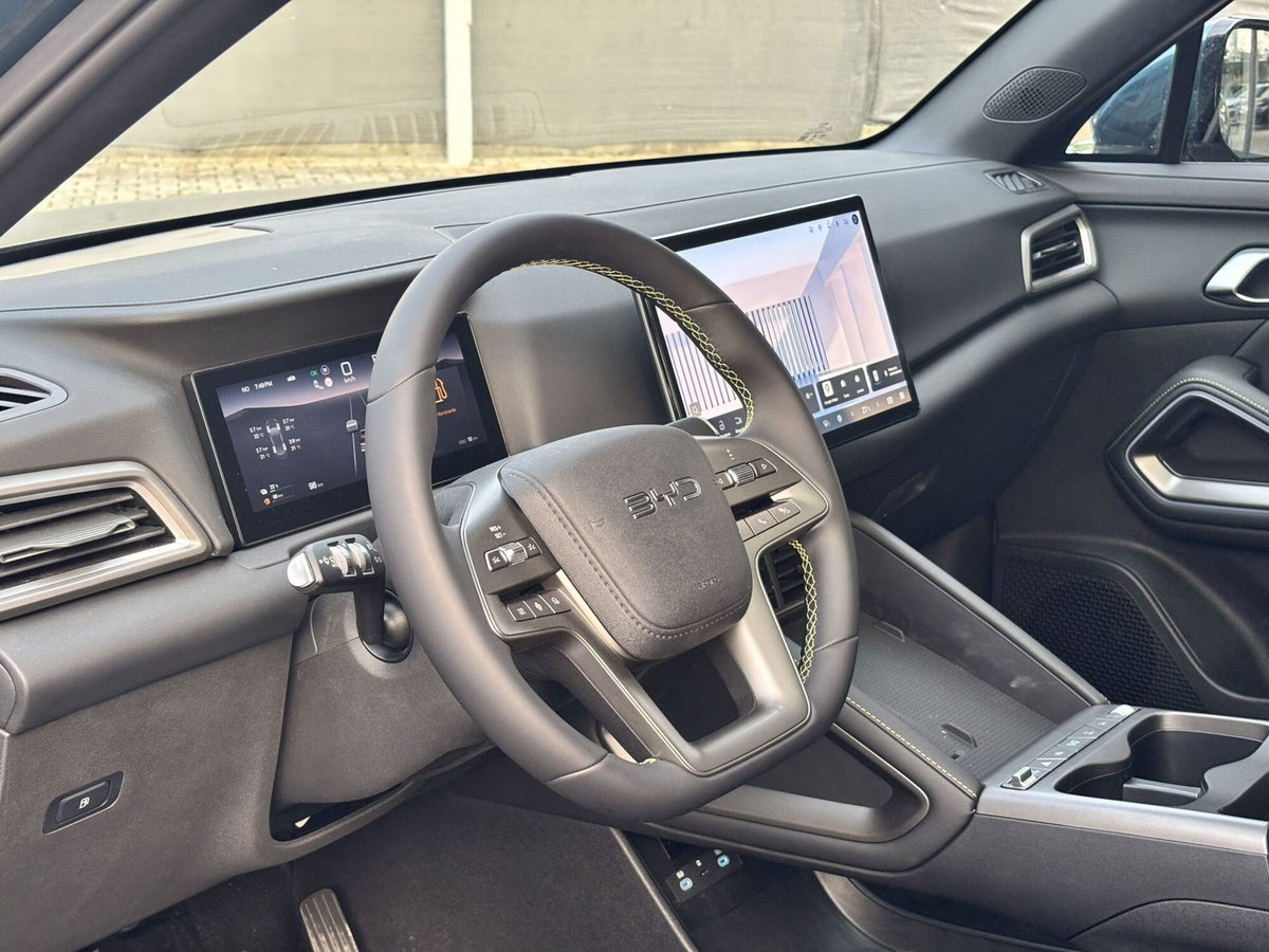 Byd Atto 2 DM-i 1.5 phev Boost 212cv (11)