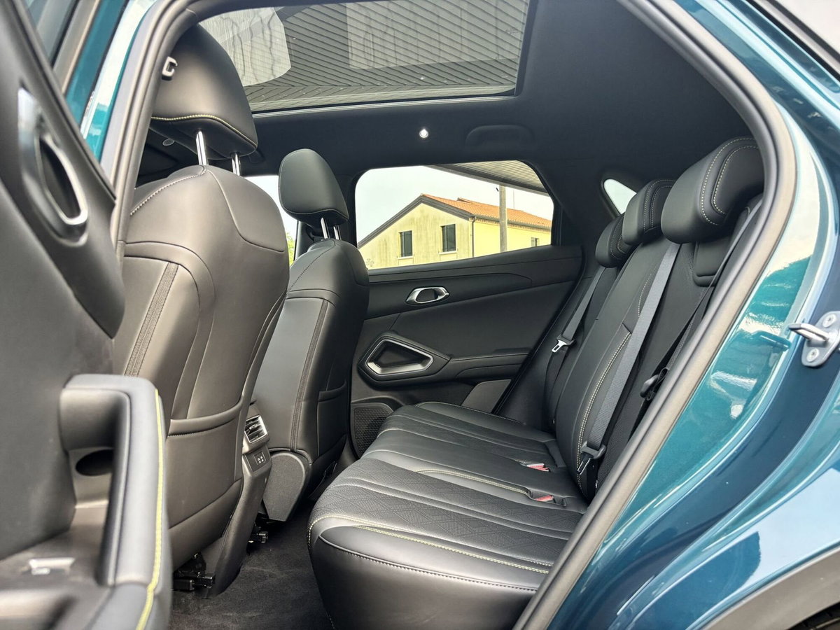 Byd Atto 2 DM-i 1.5 phev Boost 212cv (9)