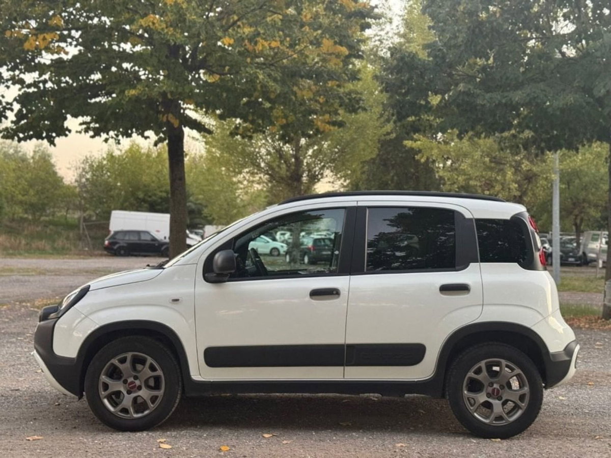 Fiat Panda 1.0 FireFly S&S Hybrid City Cross (4)