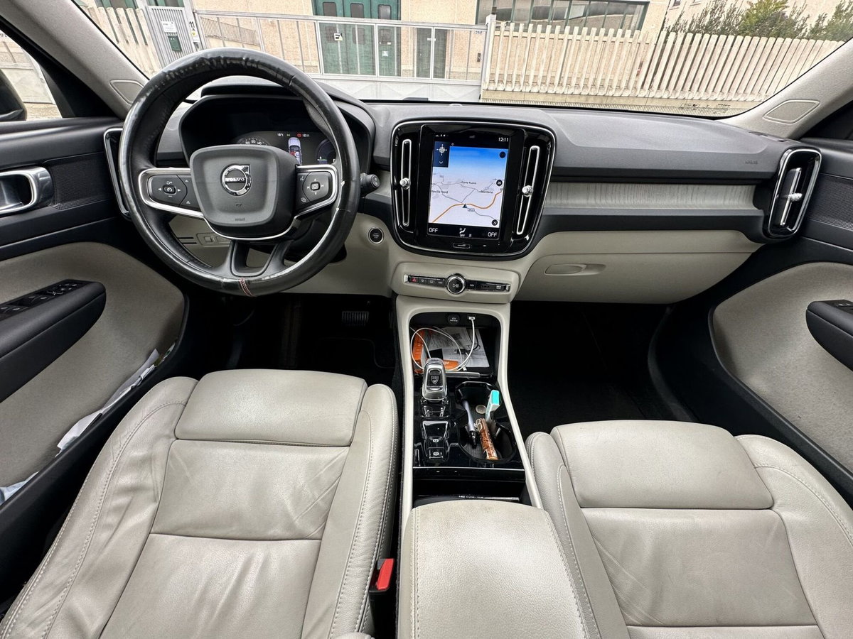 Volvo XC40 T5 Recharge Plug-in Hybrid R-design (10)