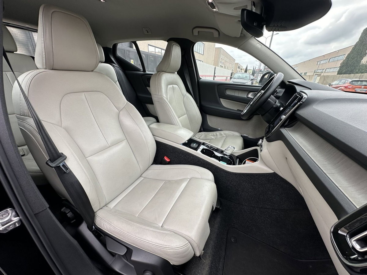 Volvo XC40 T5 Recharge Plug-in Hybrid R-design (12)