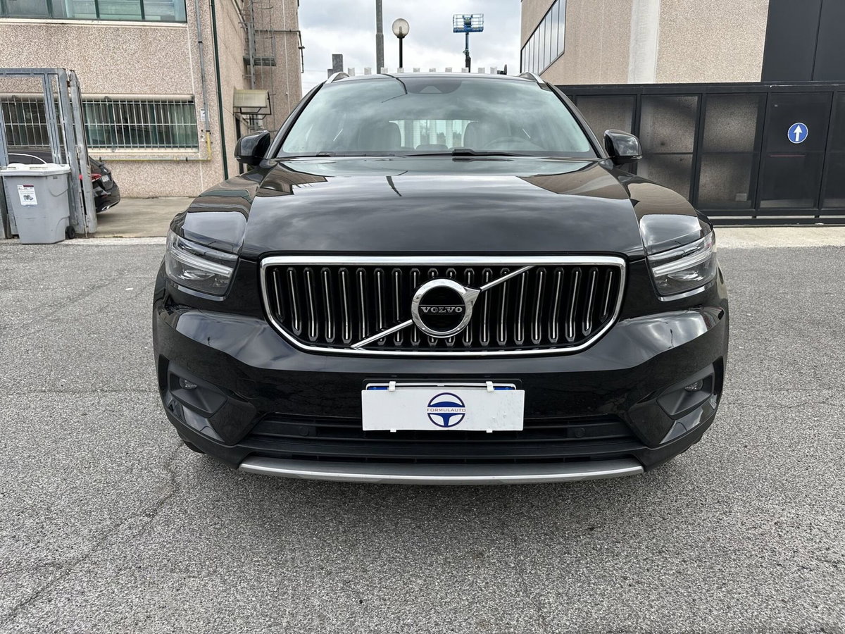 Volvo XC40 T5 Recharge Plug-in Hybrid R-design (2)