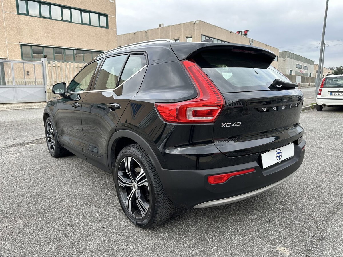 Volvo XC40 T5 Recharge Plug-in Hybrid R-design (4)