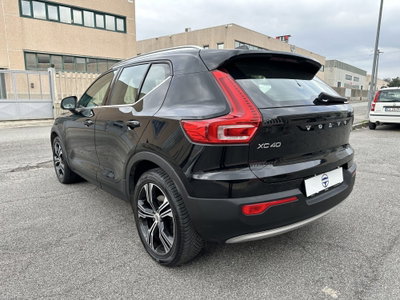 Volvo XC40 T5 Recharge Plug-in Hybrid R-design (4)