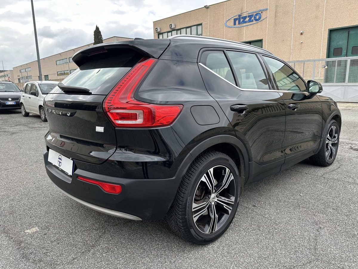 Volvo XC40 T5 Recharge Plug-in Hybrid R-design (6)