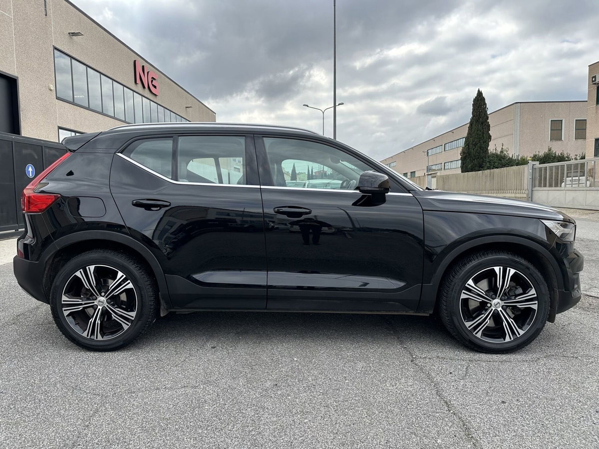 Volvo XC40 T5 Recharge Plug-in Hybrid R-design (7)