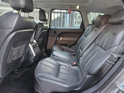 Land Rover Range Rover Sport 3.0 TDV6 HSE (10)