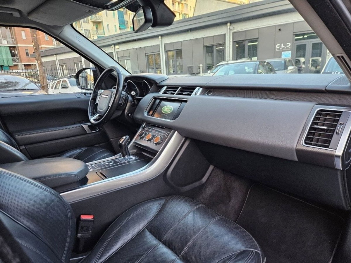 Land Rover Range Rover Sport 3.0 TDV6 HSE (12)