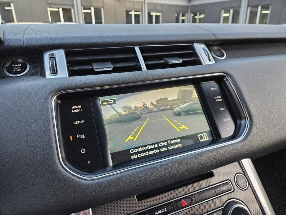 Land Rover Range Rover Sport 3.0 TDV6 HSE (15)