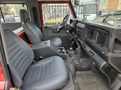 Land Rover Defender 90 2.5 Td5 Soft-Top (10)
