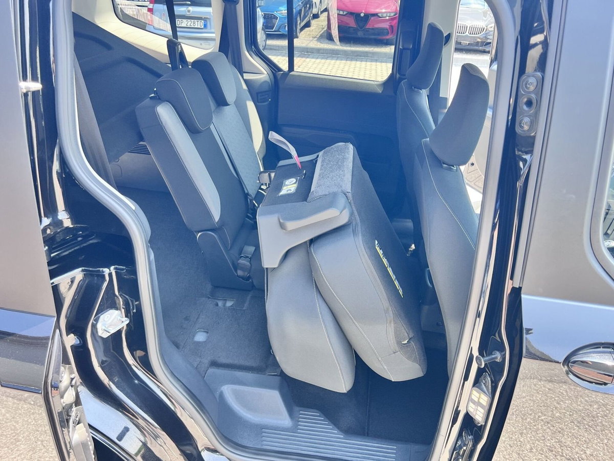 Ford Tourneo Courier 1.0 ecoboost 125cv Titanium powershift (10)